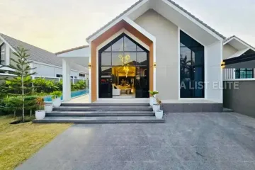 5 Bedroom House for sale in 