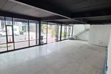 Commercial for rent in Khlong Tan Nuea, Bangkok