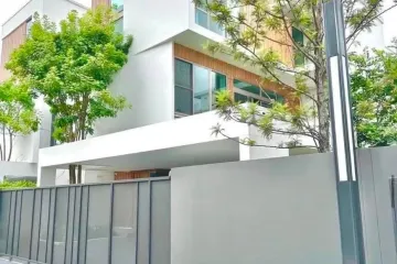 3 Bedroom House for rent in Saphan Sung, Bangkok
