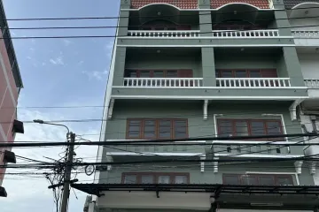 2 Bedroom Commercial for rent in Bang Chak, Bangkok near BTS Punnawithi