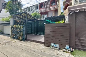 Commercial for rent in Yan Nawa, Bangkok