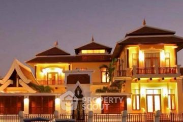6 Bedroom House for sale in Na Jomtien, Chonburi
