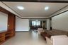 3 Bedroom Condo for rent in Khlong Toei Nuea, Bangkok near MRT Phetchaburi
