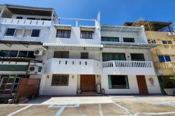 4 Bedroom Townhouse for sale in Nong Prue, Chonburi