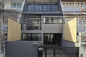 3 Bedroom Townhouse for Sale or Rent in Khlong Tan Nuea, Bangkok