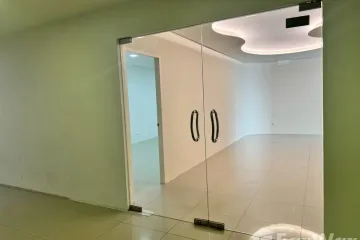 1 Bedroom Office for rent in Chong Nonsi, Bangkok