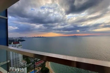 2 Bedroom Condo for sale in Na Kluea, Chonburi