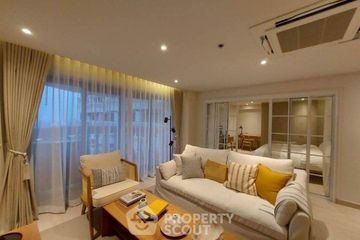 2 Bedroom Condo for rent in Nusa State Tower Condominium, Silom, Bangkok near BTS Surasak