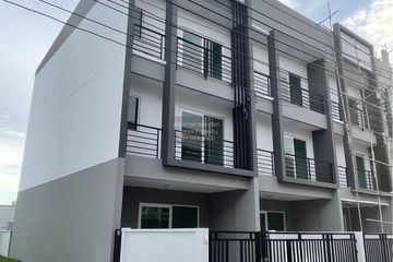 3 Bedroom Townhouse for sale in Baan Klang Mueng Suanluang, Dokmai, Bangkok
