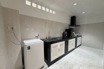 3 Bedroom Townhouse for rent in Bang Chak, Bangkok