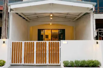 2 Bedroom Townhouse for sale in Nong Prue, Chonburi