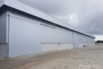 Warehouse / Factory for rent in Lam Pla Thio, Bangkok