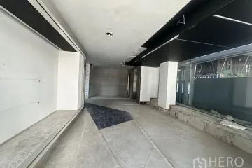 Commercial for rent in Khlong Tan Nuea, Bangkok