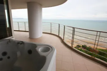 3 Bedroom Condo for sale in Nong Prue, Chonburi