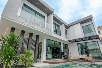5 Bedroom House for sale in Na Kluea, Chonburi