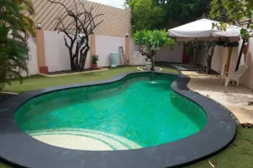 4 Bedroom Condo for sale in Nong Prue, Chonburi