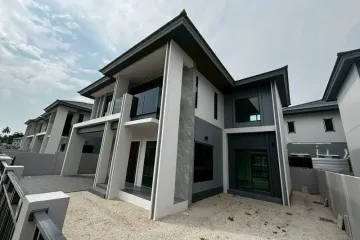 4 Bedroom House for sale in Bang Lamung, Chonburi