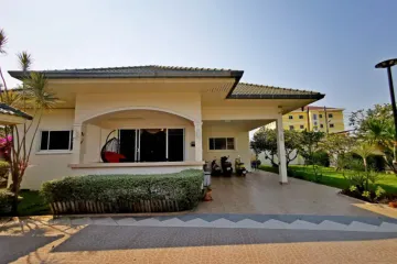 2 Bedroom House for sale in Na Kluea, Chonburi