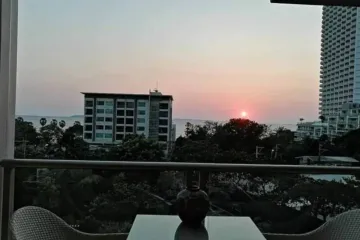 1 Bedroom Condo for sale in Na Kluea, Chonburi