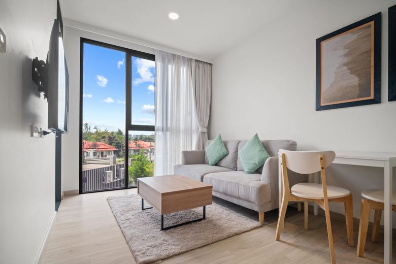 1 Bedroom Condo For Rent