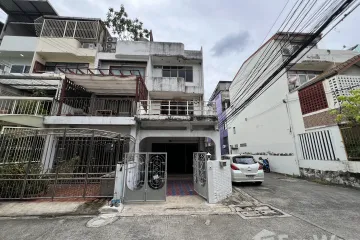 3 Bedroom House for sale in Phra Khanong Nuea, Bangkok near BTS Phra Khanong