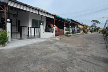 3 Bedroom Townhouse for sale in Nong Prue, Chonburi