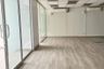 Office for rent in CHAMNAN PHENJATI BUSINESS CENTER, Huai Khwang, Bangkok near MRT Phra Ram 9
