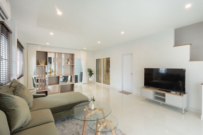 3 Bedroom Townhouse For Rent