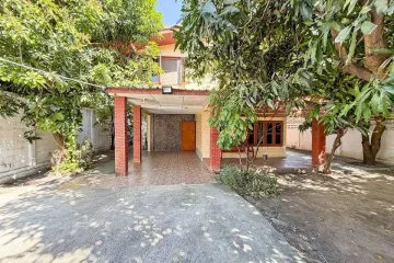 3 Bedroom House for rent in Khlong Tan Nuea, Bangkok