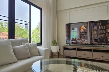 3 Bedroom Townhouse for rent in Khlong Tan Nuea, Bangkok