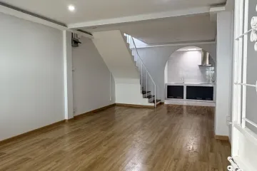 2 Bedroom Townhouse for sale in Hua Mak, Bangkok near MRT Rajamangala Stadium
