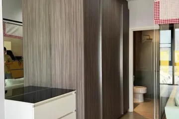 1 Bedroom Condo for rent in Urbano Absolute Sathon - Taksin, Khlong Ton Sai, Bangkok near BTS Krung Thon Buri