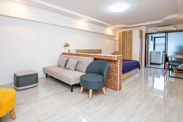 1 Bedroom Condo for sale in Nong Pa Khrang, Chiang Mai