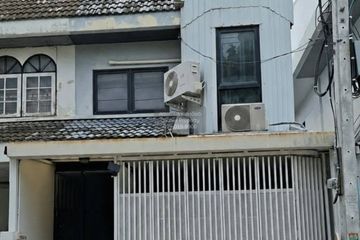 2 Bedroom Townhouse for rent in Chan Kasem, Bangkok