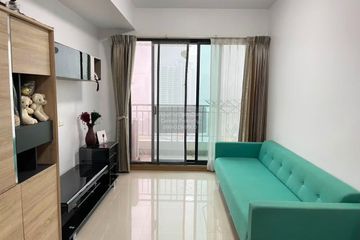 1 Bedroom Condo for sale in Silom, Bangkok near BTS Chong Nonsi