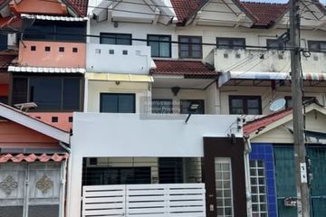 3 Bedroom Townhouse for sale in Tha Kham, Bangkok