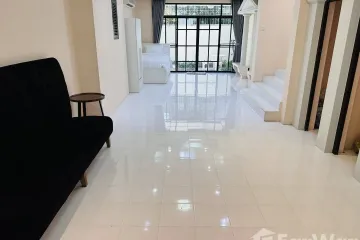 4 Bedroom Townhouse for rent in Khlong Tan Nuea, Bangkok