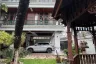 2 Bedroom House for rent in Ban Phan Thom, Bangkok near MRT Democracy Monument