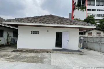 2 Bedroom House for rent in Bang Khlo, Bangkok