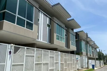 2 Bedroom Townhouse for rent in Choeng Thale, Phuket