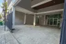 6 Bedroom Townhouse for sale in Bang Na, Bangkok