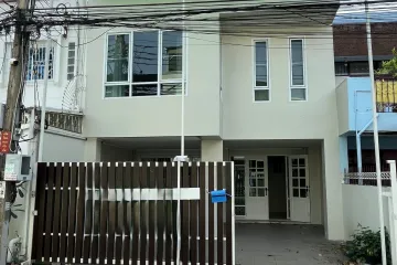 4 Bedroom Townhouse for rent in Watthana Village, Chong Nonsi, Bangkok