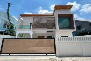 5 Bedroom House for sale in Khlong Chaokhun Sing, Bangkok near MRT Lat Phrao 83