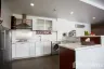 3 Bedroom Condo for sale in Baan Sathorn Condo, Khlong Toei Nuea, Bangkok near MRT Phetchaburi
