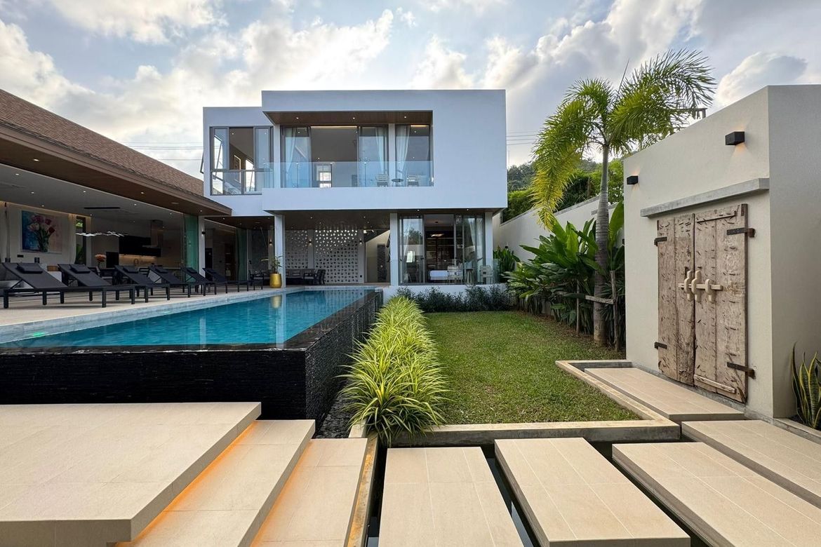 Modern 4 Bed 5 Bath Private Luxury Pool Villa for Rent