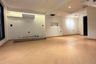 3 Bedroom Townhouse for sale in Chan Kasem, Bangkok near MRT Phawana