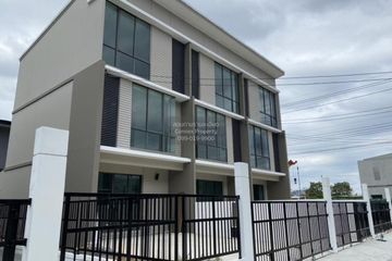 3 Bedroom Townhouse for sale in Thap Yao, Bangkok