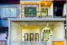 3 Bedroom Townhouse for sale in Khlong Sam Prawet, Bangkok