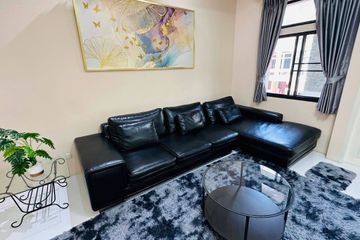 1 Bedroom Townhouse for rent in Khlong Toei Nuea, Bangkok near MRT Sukhumvit