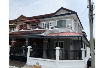 3 Bedroom Townhouse for sale in Taling Chan, Bangkok